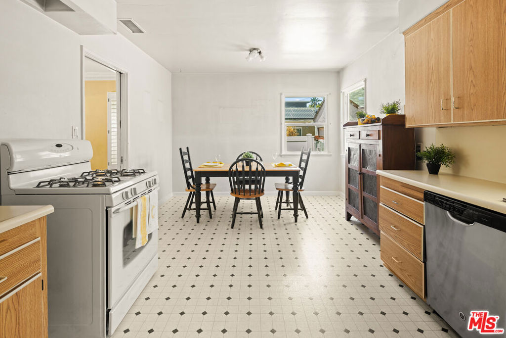 5849 W 76th Street