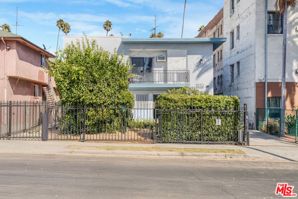 1630 N Harvard Boulevard
