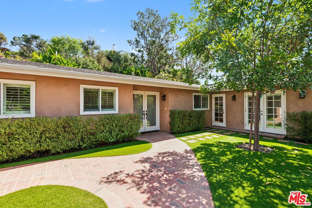 860 Bronze Lane