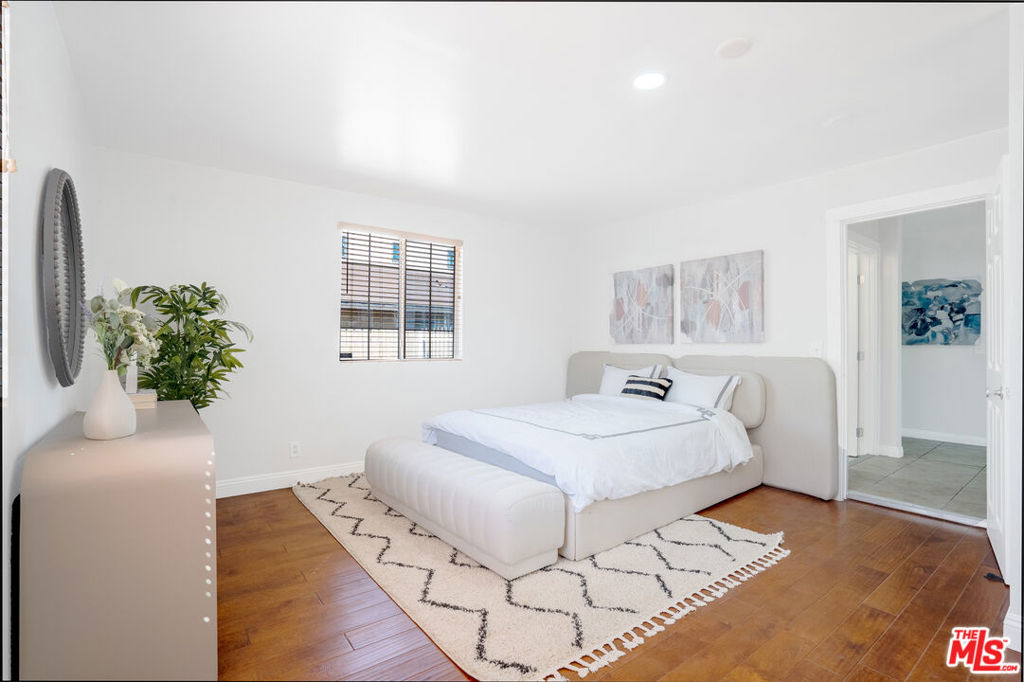 Properties 1 4814 Pickford Street