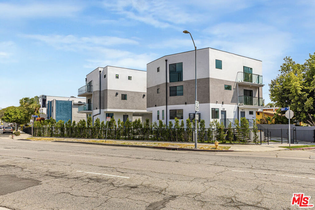 1638 Longwood Avenue