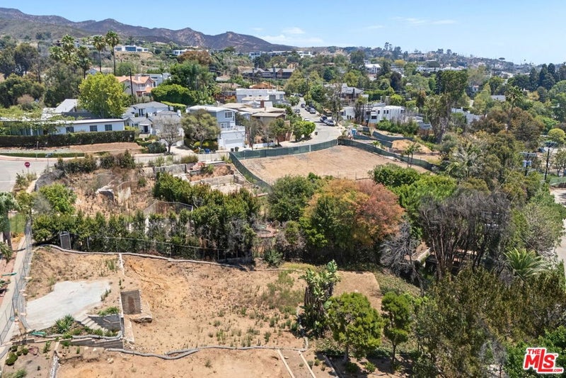 848 Las Lomas Avenue