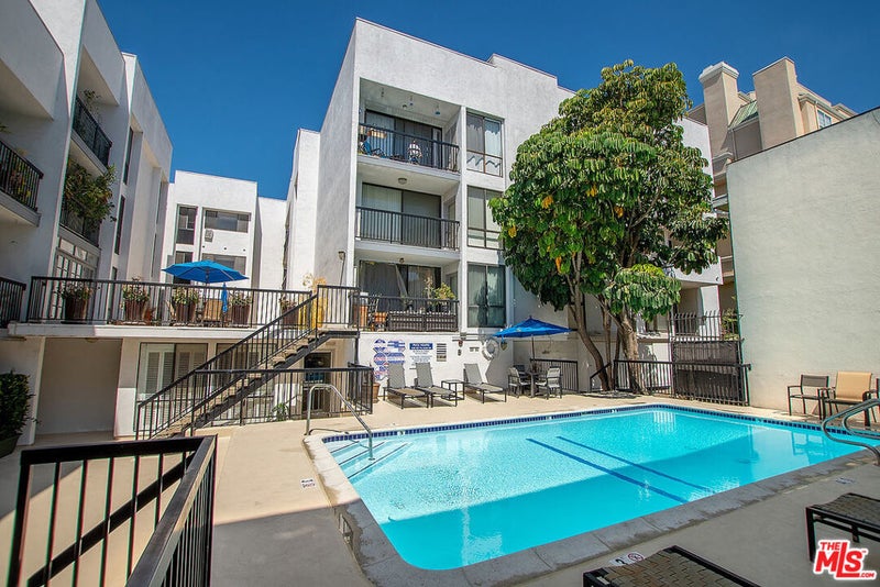906 N Doheny Drive 510