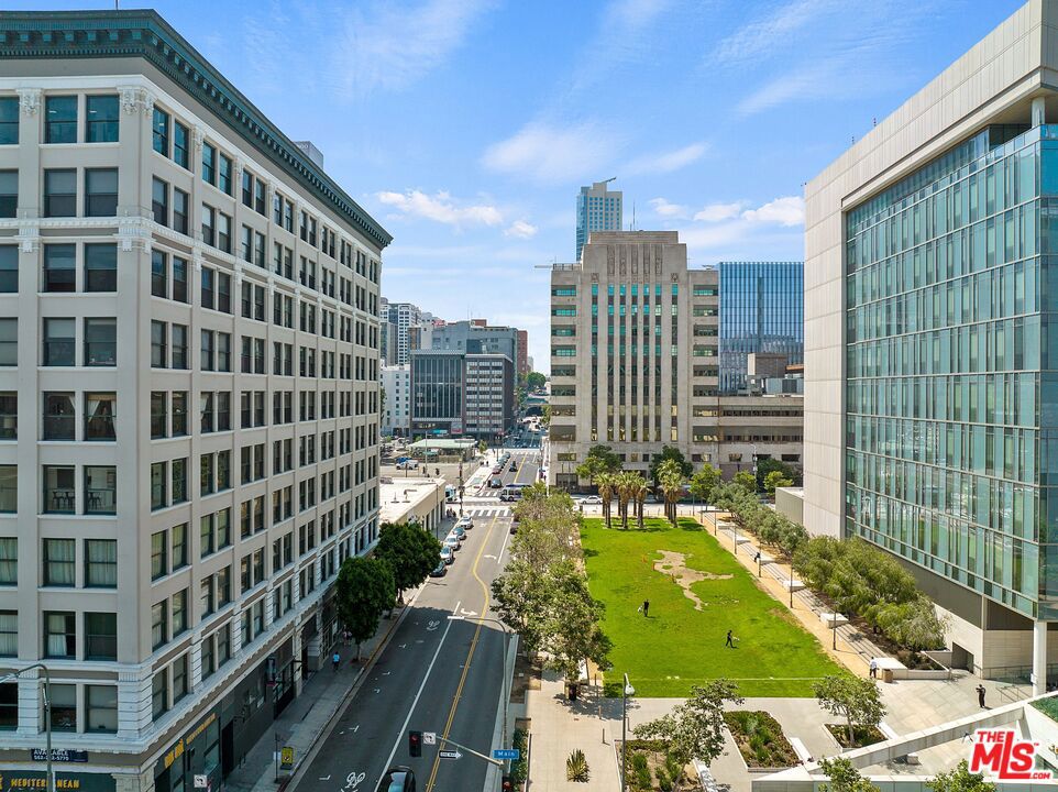 108 W 2nd Street PH1007