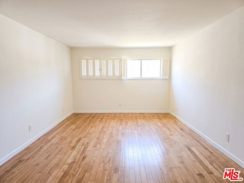 471 W Duarte Road 227