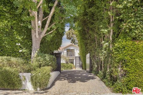 8917 Dorrington Avenue West Hollywood CA 90048