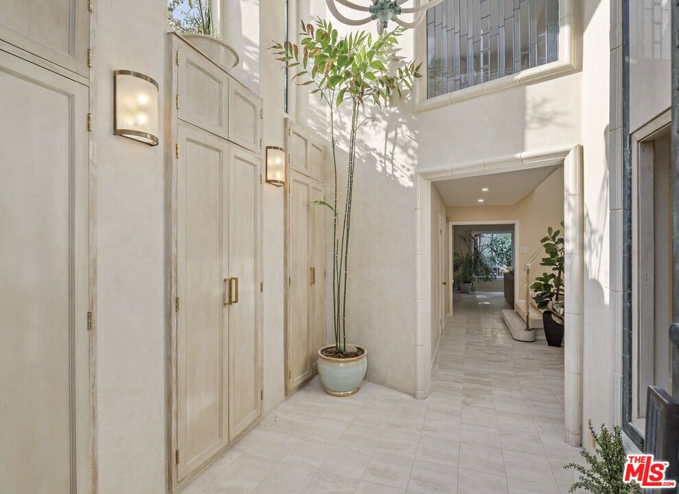 9213 Warbler Way