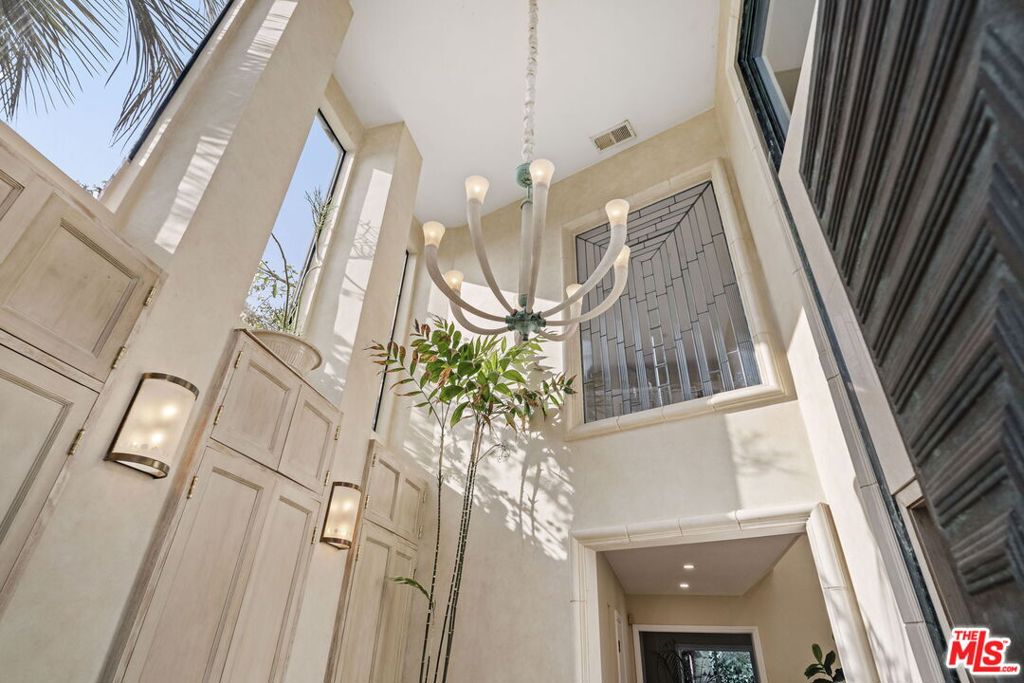 9213 Warbler Way