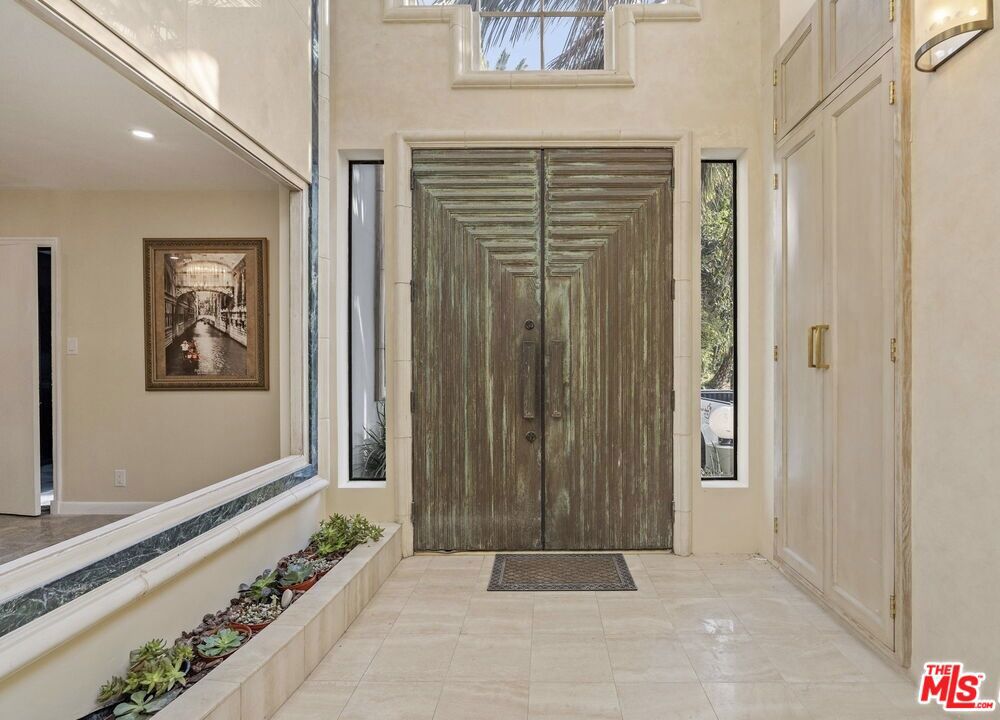 9213 Warbler Way