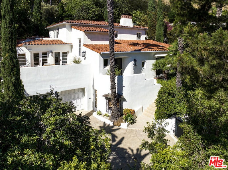 8855 St Ives Drive
