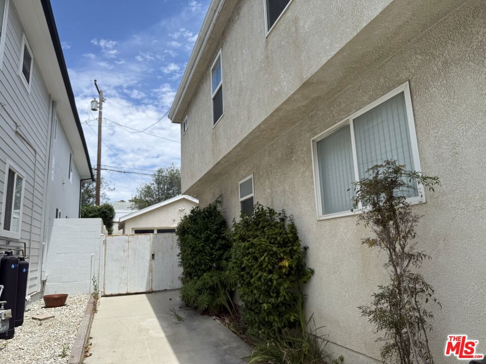 1212 S Irena Avenue