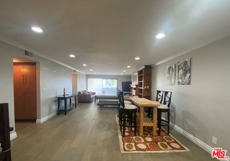 1940 N Highland Avenue 44