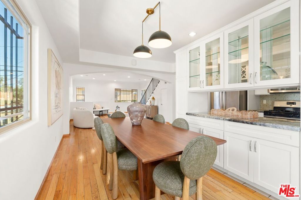 822 N Mccadden Place