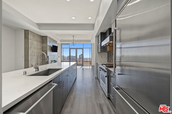 1111 S GRAND AVE PH 6, LOS ANGELES, CA 90015 - Image 33a9283d9cce50e85b00a8fe24f355d6/1305101520