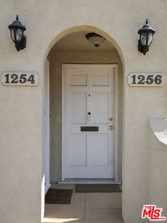 1254 S Tremaine Avenue