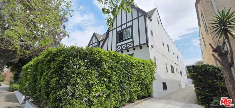 1032 S Orange Drive