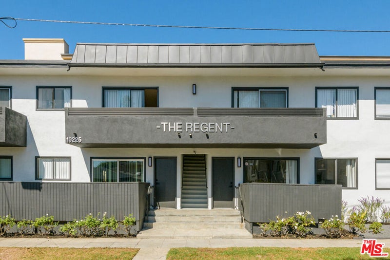 10225 Regent Street