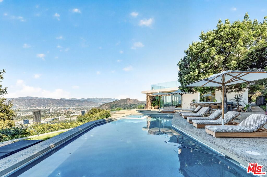 7829 Torreyson Drive