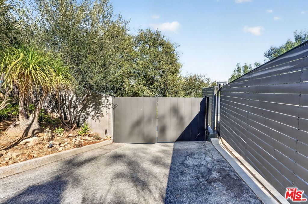 7829 Torreyson Drive