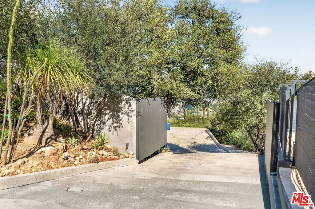 7829 Torreyson Drive