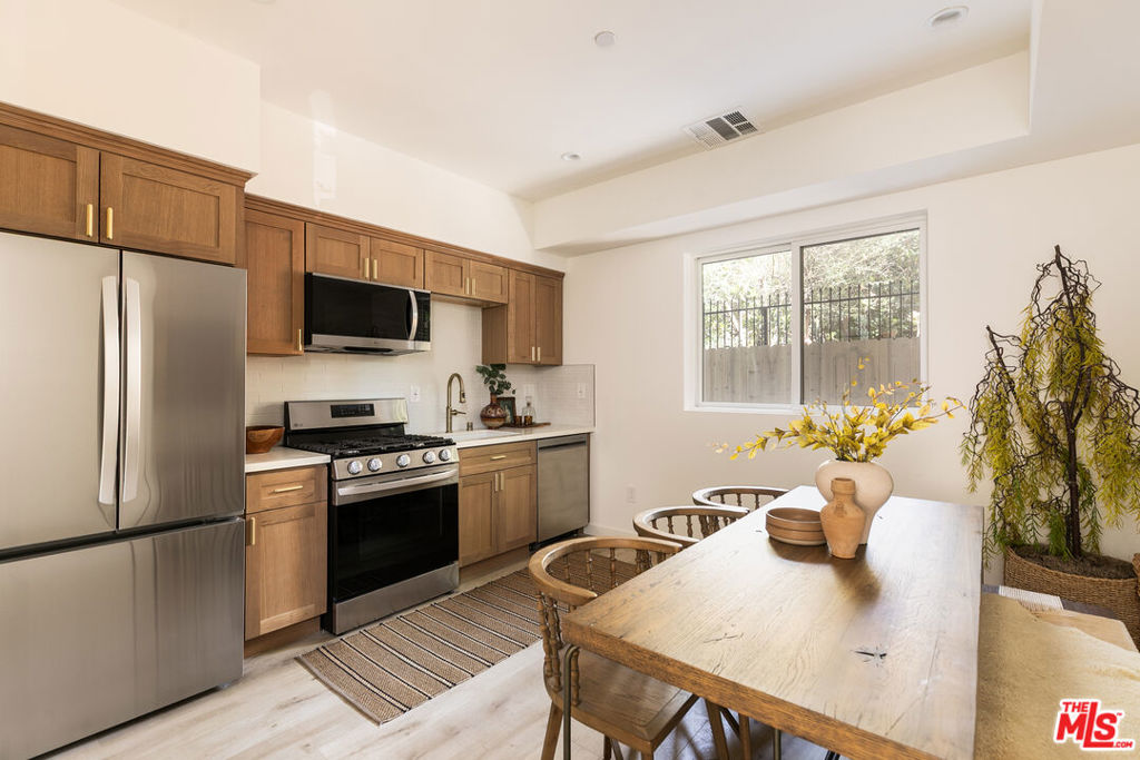 3417 1/2 Bellevue Avenue