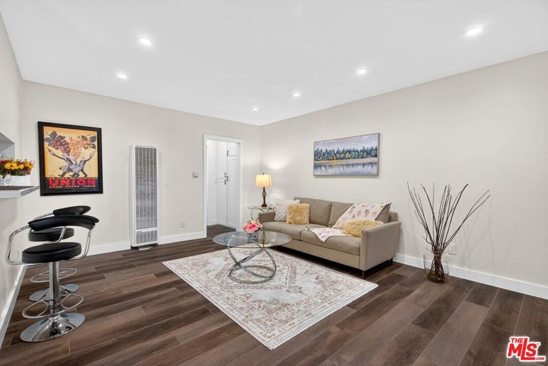 1522 S Centinela Avenue 101