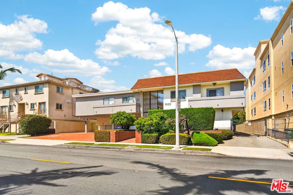 1522 S Centinela Avenue 101