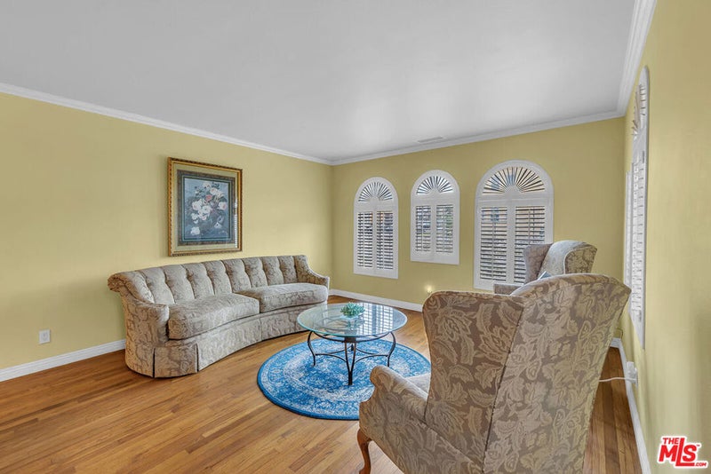 2116 W 107th Street