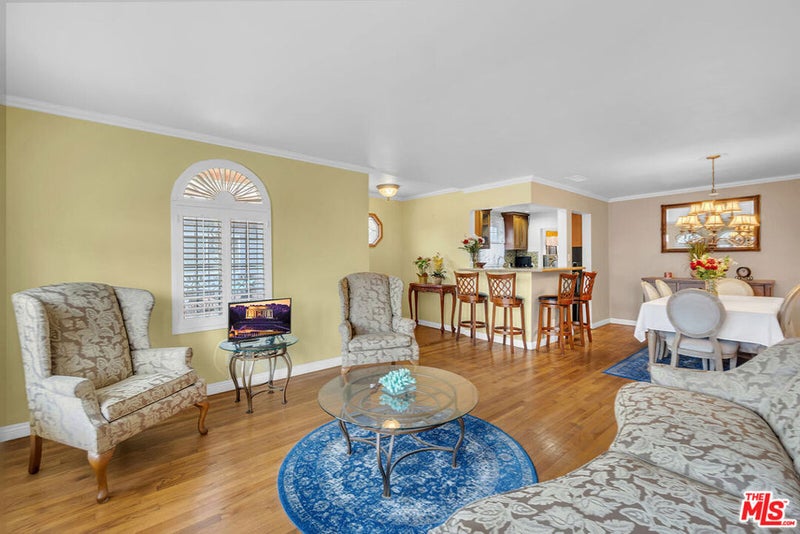 2116 W 107th Street