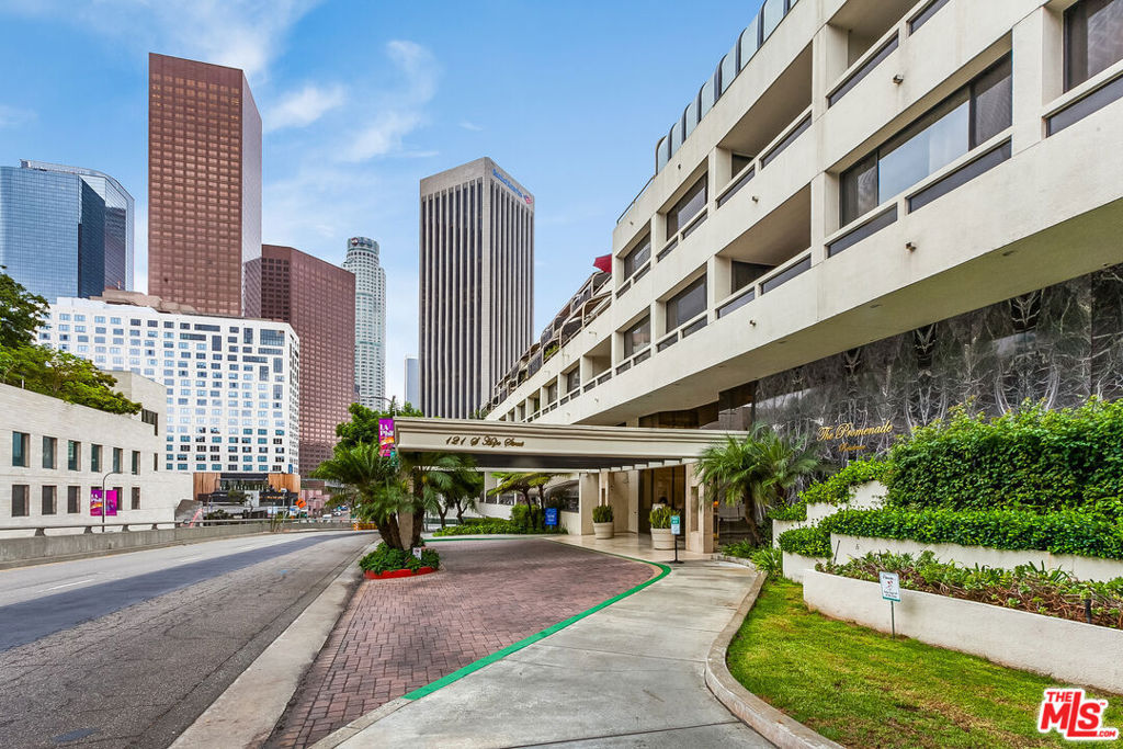121 S Hope Street 433