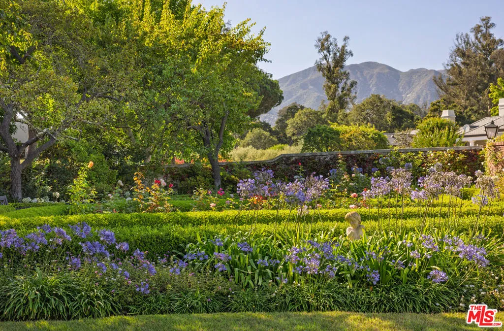 Montecito, California 93108, United States, 2 Bedrooms Bedrooms, ,4 BathroomsBathrooms,Residential,Active,186398