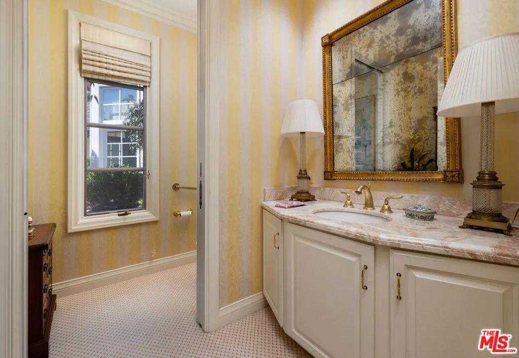 Montecito, California 93108, United States, 2 Bedrooms Bedrooms, ,4 BathroomsBathrooms,Residential,Active,186398