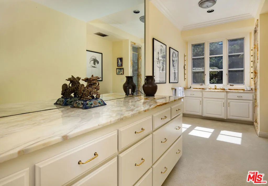 Montecito, California 93108, United States, 2 Bedrooms Bedrooms, ,4 BathroomsBathrooms,Residential,Active,186398