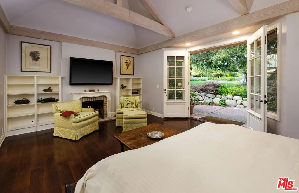 Montecito, California 93108, United States, 2 Bedrooms Bedrooms, ,4 BathroomsBathrooms,Residential,Active,186398