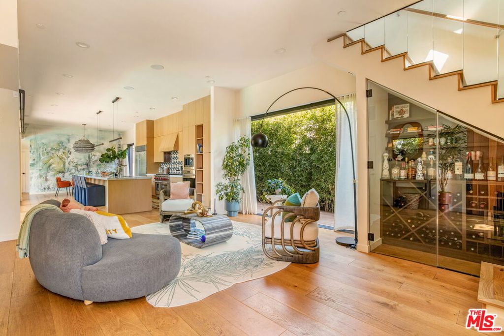 Properties 3 12619 Preston Way