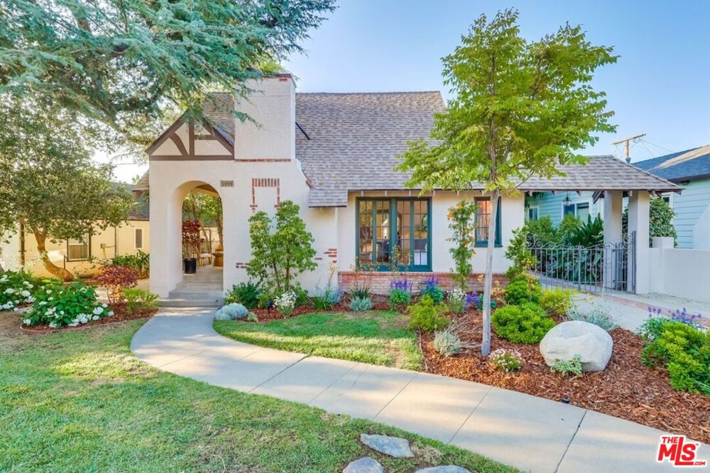 Properties 2 1579 Oak Grove Drive