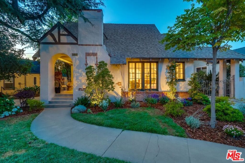 Properties 1 1579 Oak Grove Drive