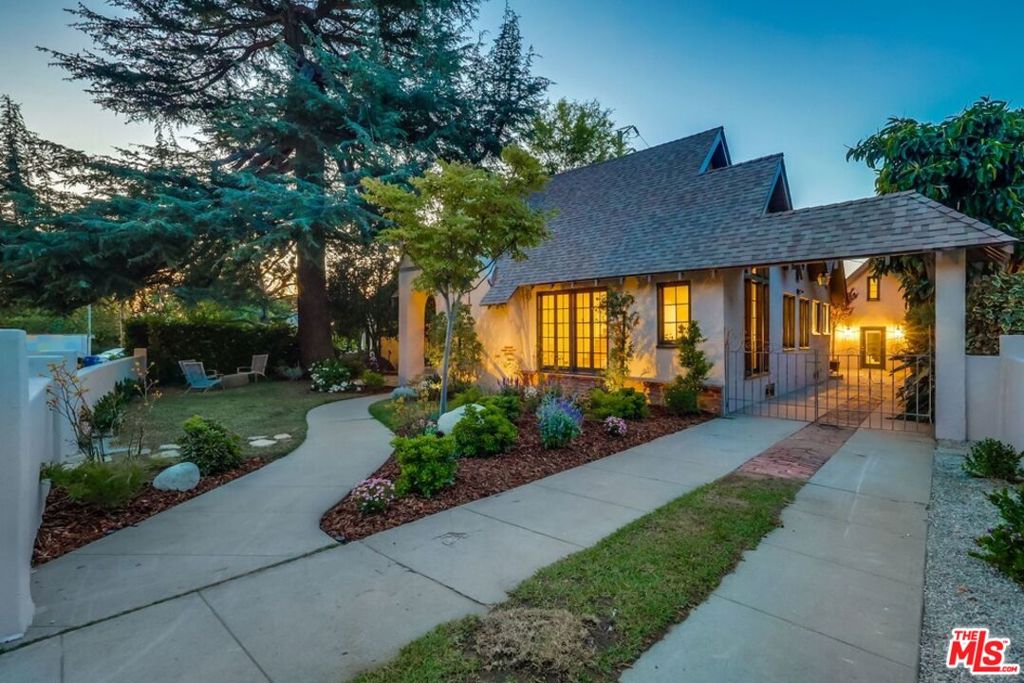 Properties 3 1579 Oak Grove Drive