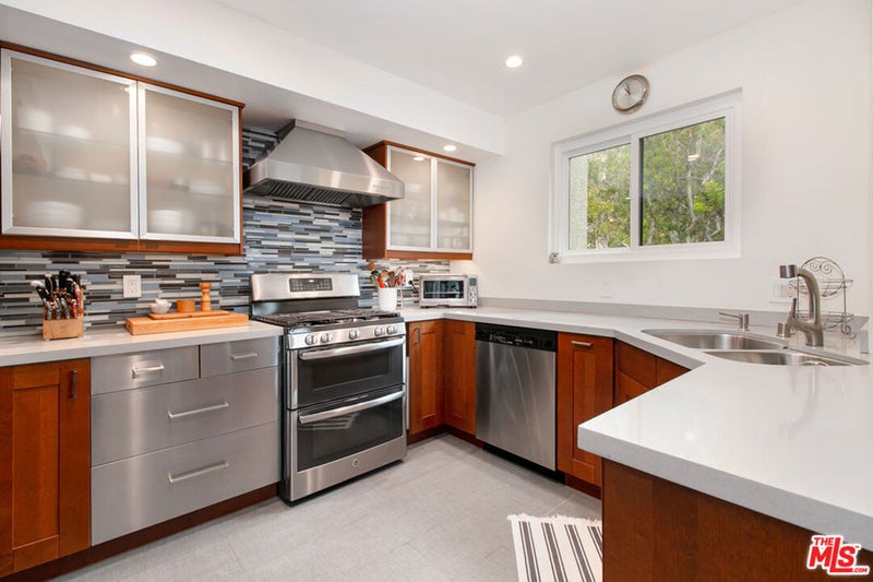 2332 Fox Hills Drive 305