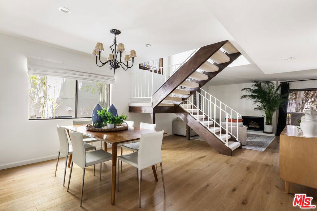 1916 Overland Avenue 2