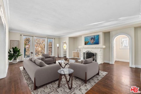 Photo of 1242 Stearns Drive, Los Angeles, CA 90035 (MLS # 26101821)