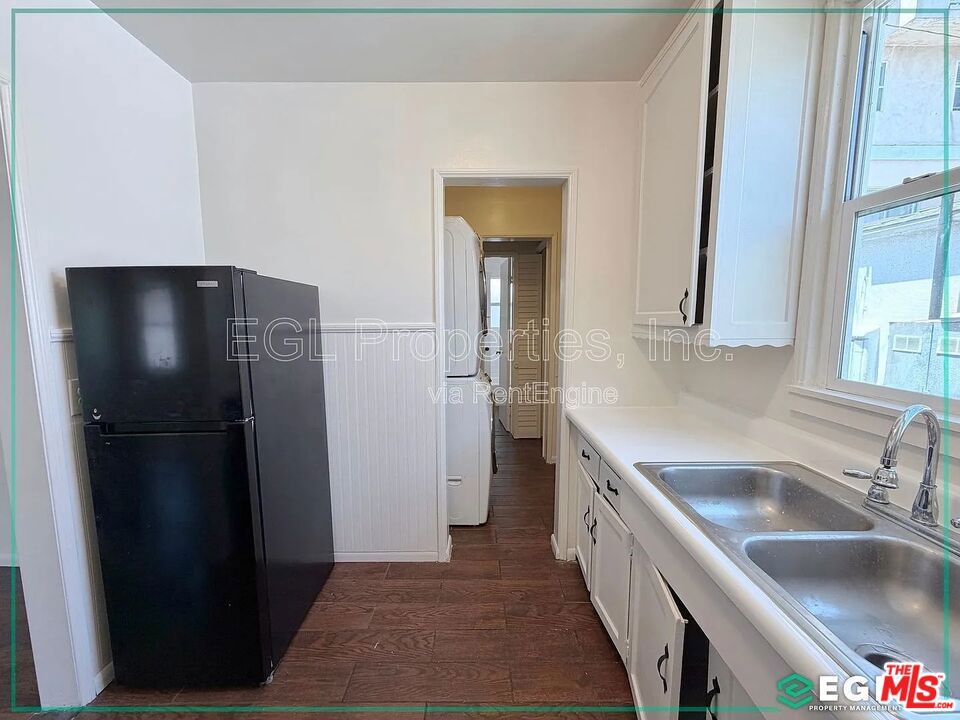 315 W Queen Street