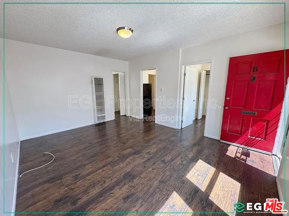 315 W Queen Street