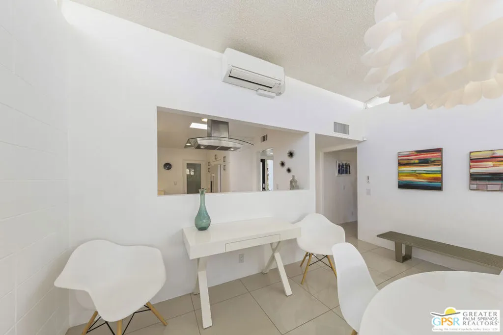 Palm Springs, California 92264, United States, 2 Bedrooms Bedrooms, ,2 BathroomsBathrooms,Residential,Pending,218338