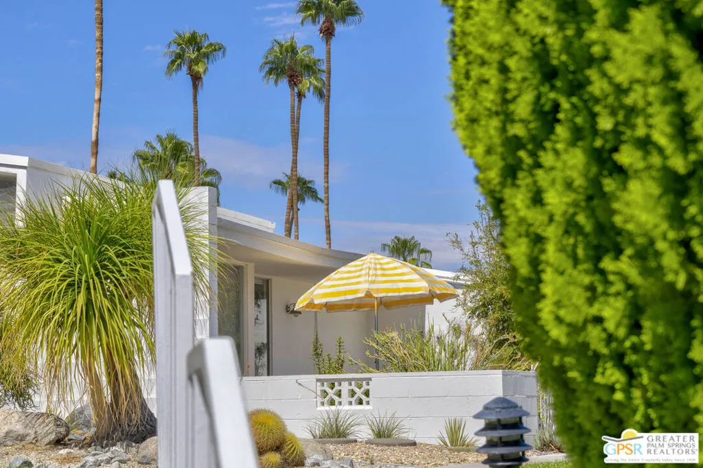 Palm Springs, California 92264, United States, 2 Bedrooms Bedrooms, ,2 BathroomsBathrooms,Residential,Pending,218338