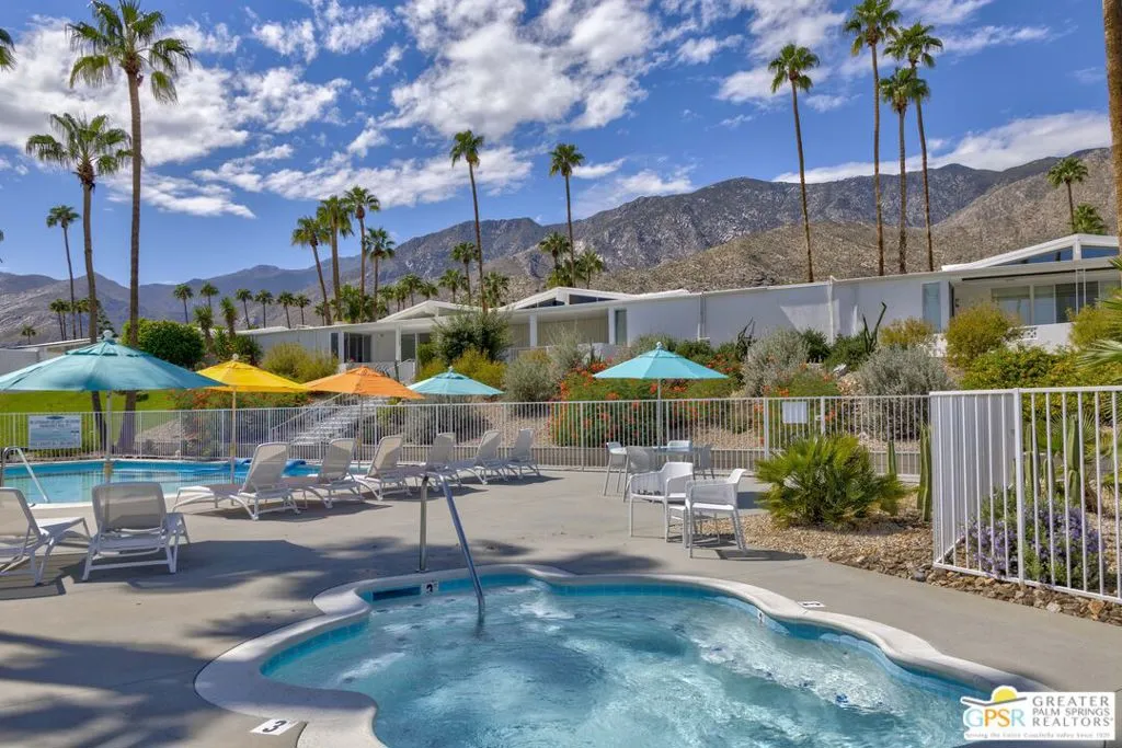 Palm Springs, California 92264, United States, 2 Bedrooms Bedrooms, ,2 BathroomsBathrooms,Residential,Pending,218338
