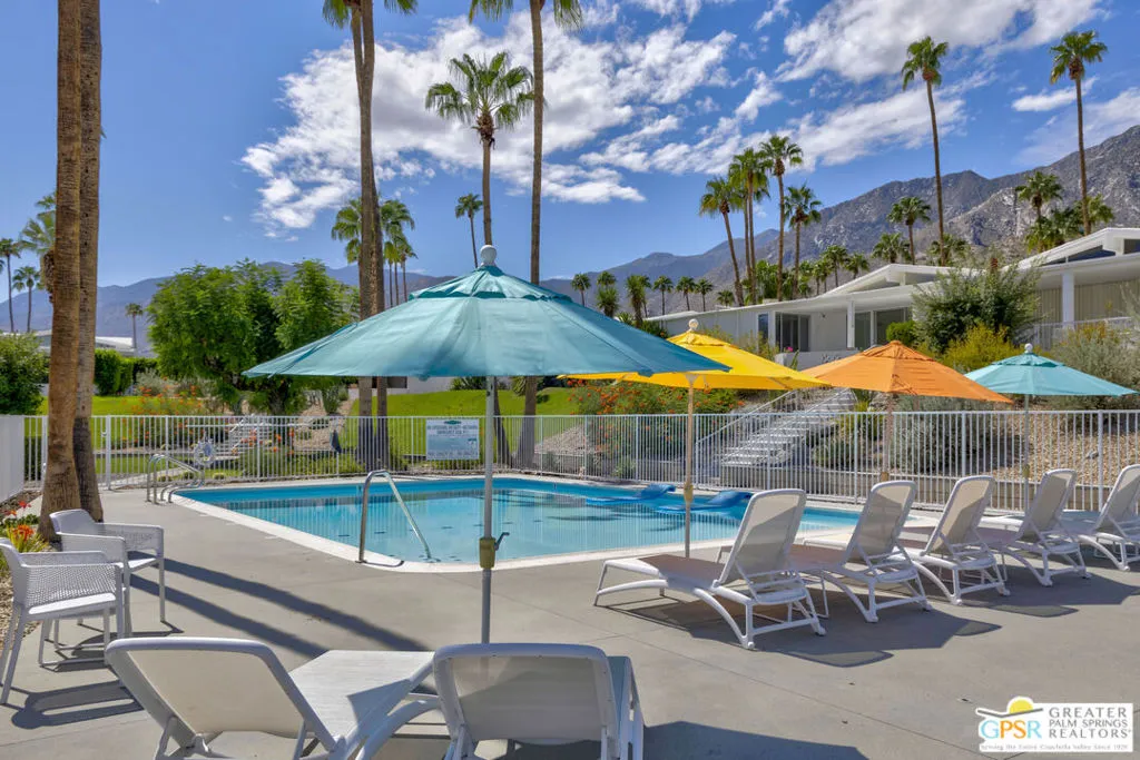 Palm Springs, California 92264, United States, 2 Bedrooms Bedrooms, ,2 BathroomsBathrooms,Residential,Pending,218338