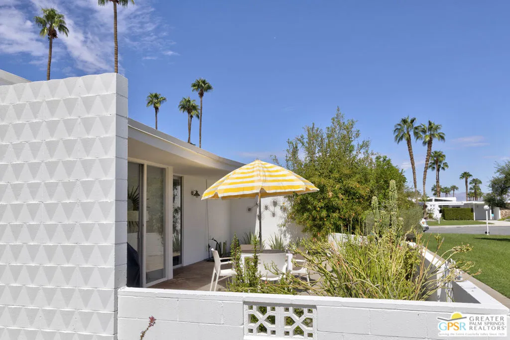 Palm Springs, California 92264, United States, 2 Bedrooms Bedrooms, ,2 BathroomsBathrooms,Residential,Pending,218338