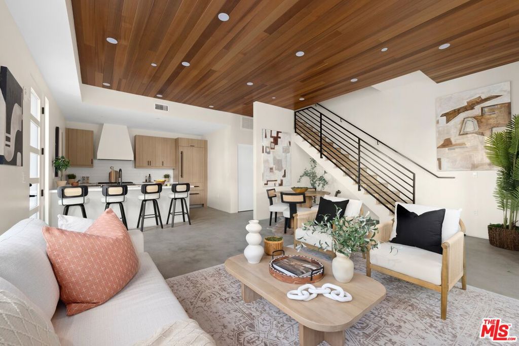 1011 N Ogden Drive 101