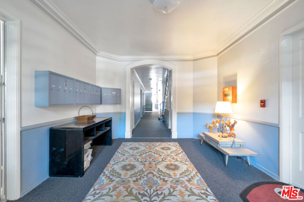 1331 N Alta Vista Boulevard